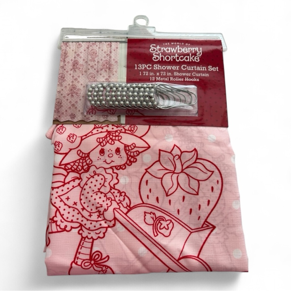 Strawberry Shortcake Shower Curtain Set 🍓